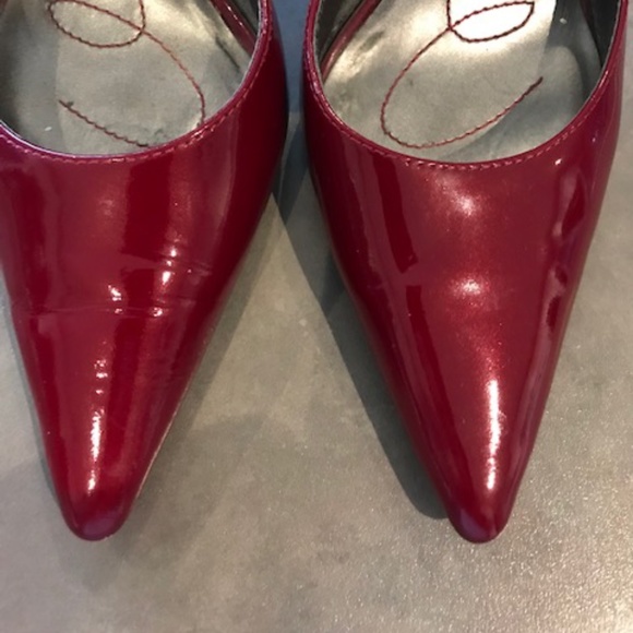 (2* for $30) Anne Klein burgundy patent shoes - Size 6 - Picture 8 of 8